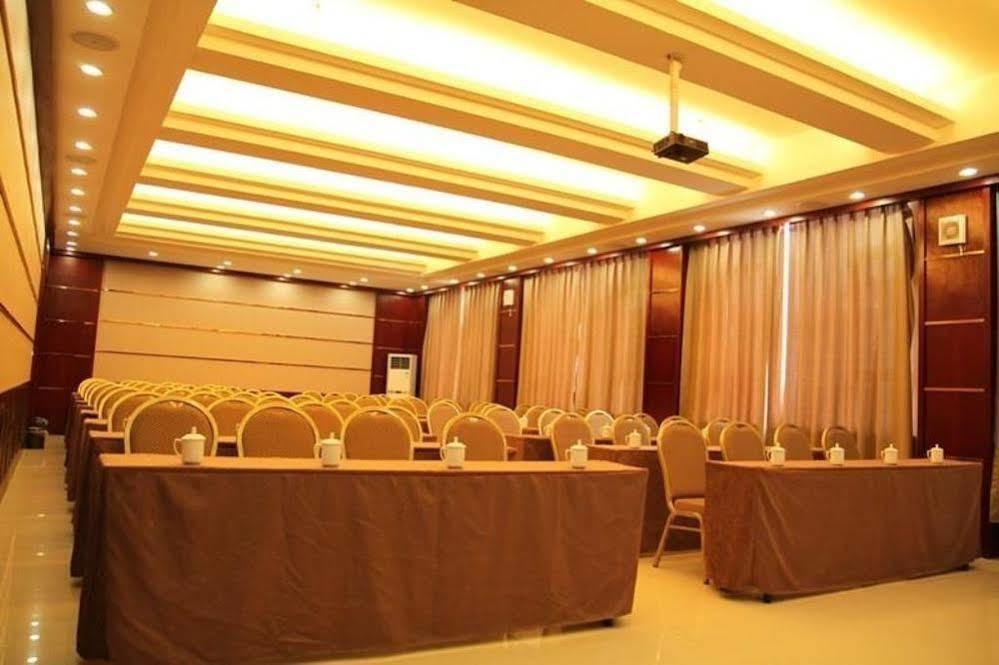 Ronghe Holiday Hotel Shiyan  Zewnętrze zdjęcie