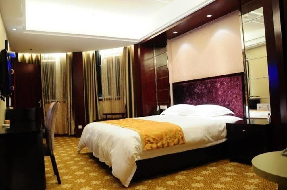Ronghe Holiday Hotel Shiyan  Zewnętrze zdjęcie